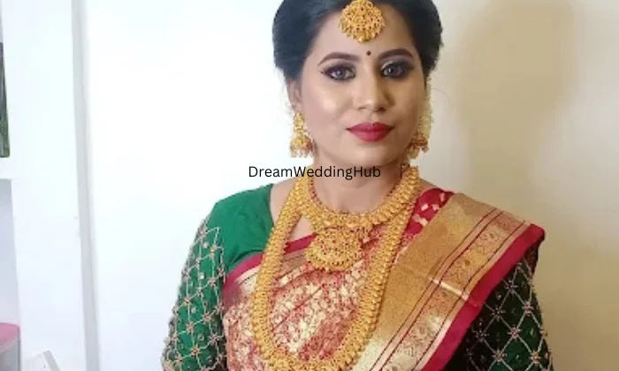 Meenaaz Beauty Parlour